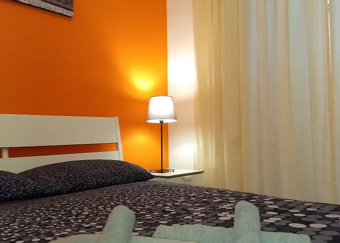 Amoraroma, Economy With Shared Bathrooms