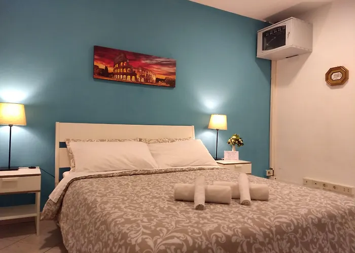 Amoraroma, Economy With Shared Bathrooms