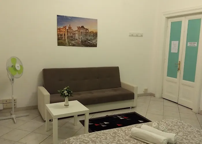 Amoraroma, Economy With Shared Bathrooms 3* Roma