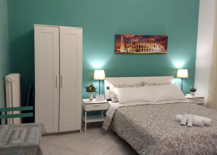 Amoraroma, Economy With Shared Bathrooms