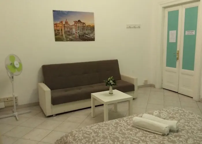 Amoraroma, Economy With Shared Bathrooms Konukevi Roma