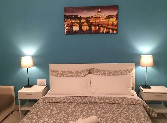 Amoraroma, Economy With Shared Bathrooms