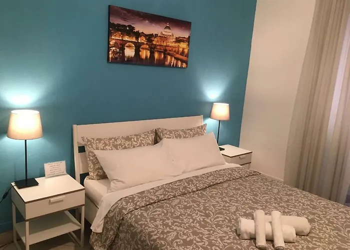 Amoraroma, Economy With Shared Bathrooms